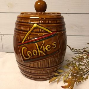 McCoy 1950’s barrel cookie jar Vintage
